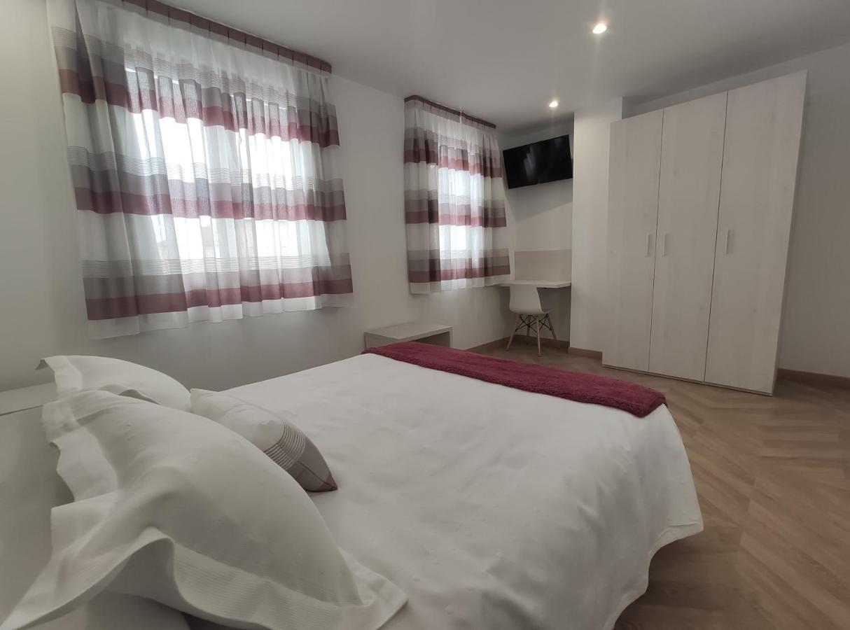 Hostal Oleo Auto Check-In Сантандер Экстерьер фото