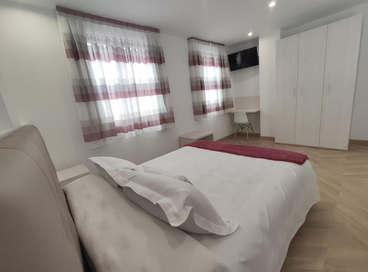 Hostal Oleo Auto Check-In Сантандер Экстерьер фото